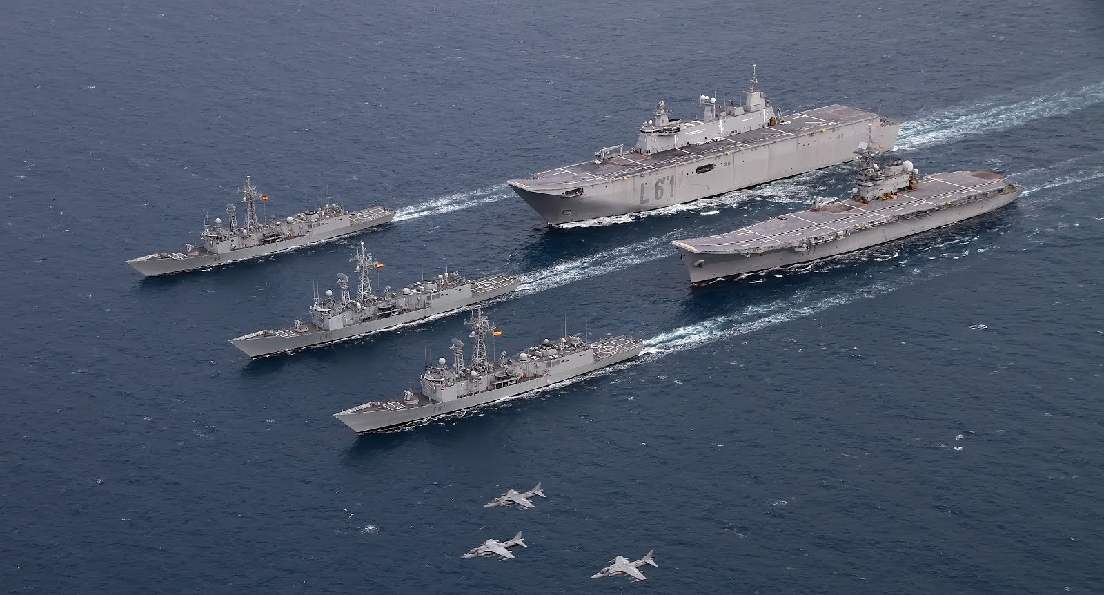西班牙航母标新立异,融合两栖攻击舰和航母特征,满足作战需求!