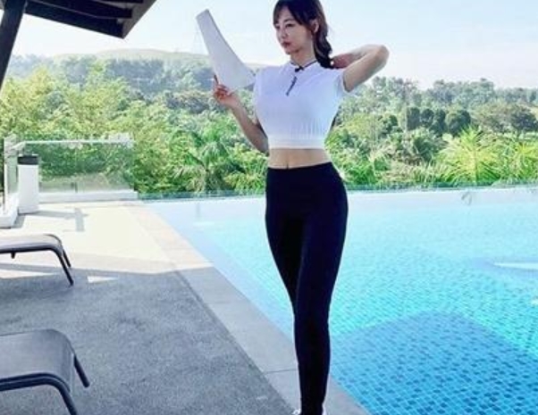 28岁瓜子脸女生,颜值高,身材好,通过健身解锁完美身材