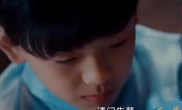 原创《老九门》张家古楼门口的小孩是张起灵吗?他和佛爷是什么关系?