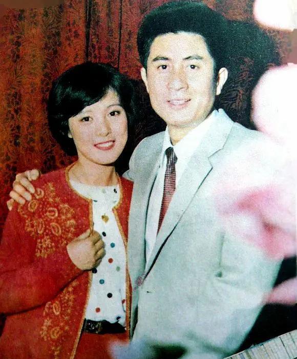 你知道郭凯敏现任妻子是谁吗?曾主演《一夜歌星》,儿子也是演员