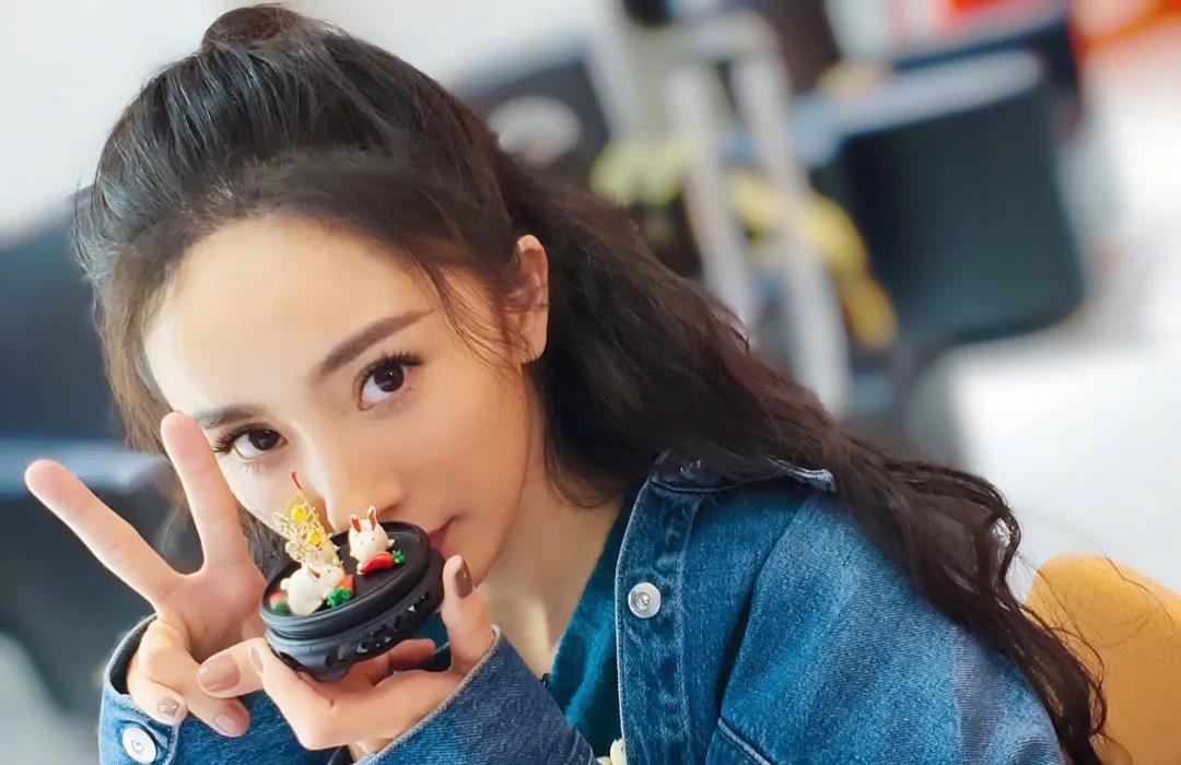 小八卦,龚俊,贾玲,易烊千玺周冬雨,杨幂,李佳琦金靖