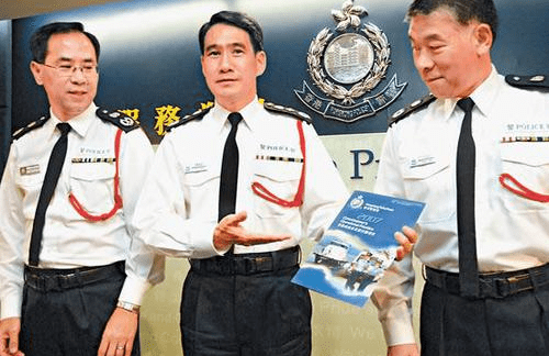 中国香港地区,警察的警服上,为何都有一根不同的绶带?