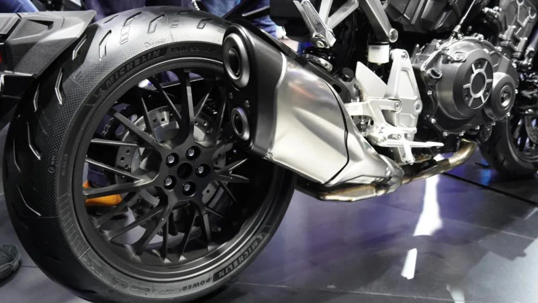 本田cb400x亮相上海车展 多款新车国内首发
