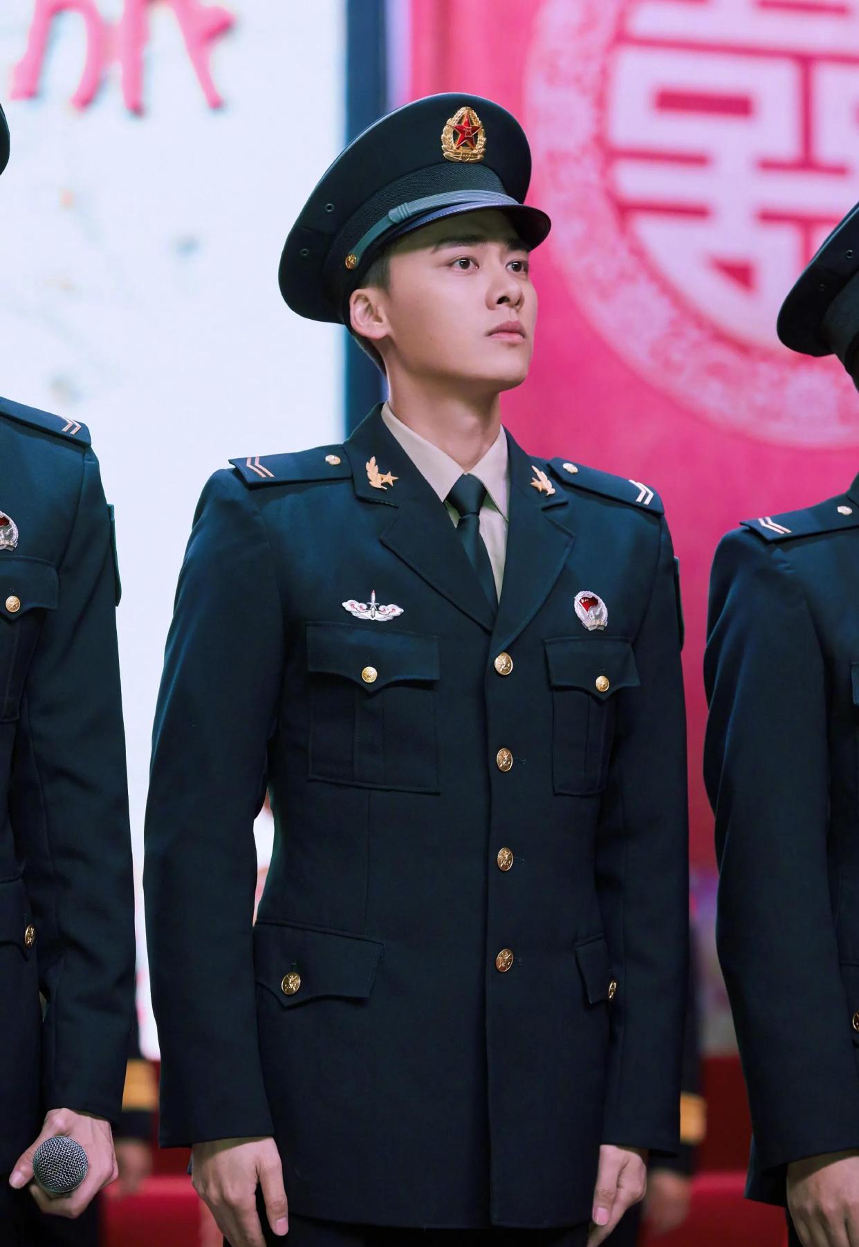 李易峰杨洋王一博等制服造型谁是你理想中的兵哥哥