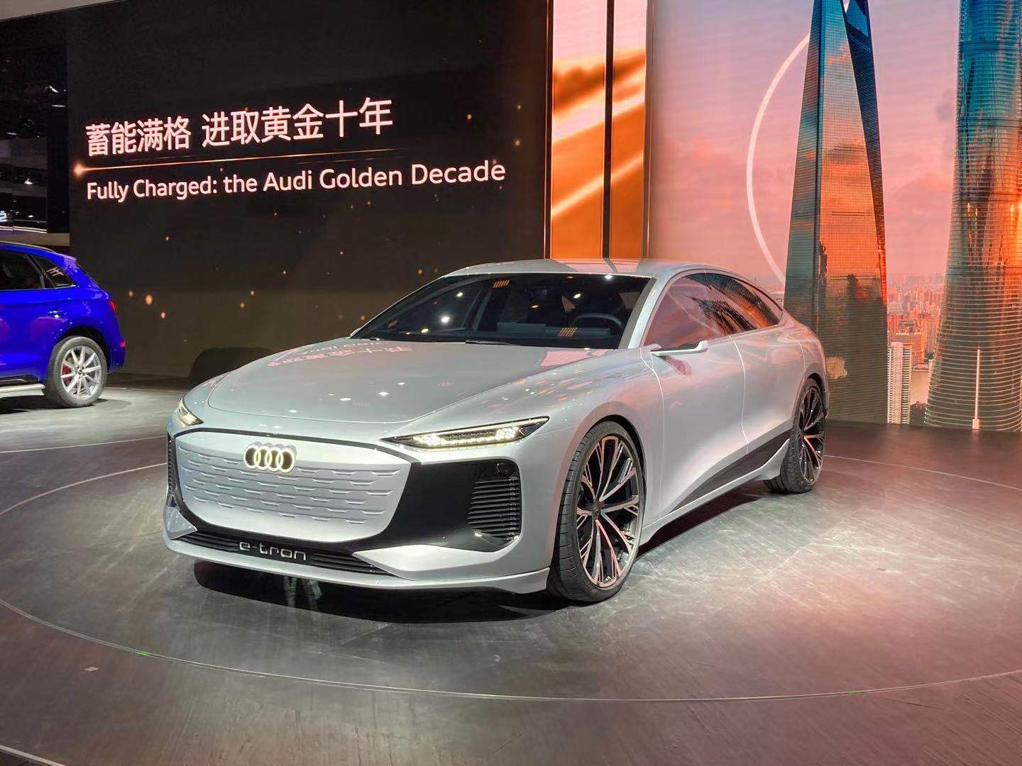 奥迪a6国外曝光2022款,下一代奥迪a6l最新谍照 2021上海车展 | 计划2022年量产,奥迪a6 e-tron于上海