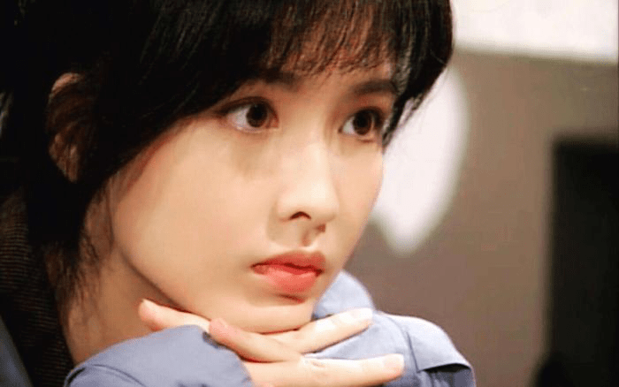 原创她曾与周慧敏齐名,离婚后被前夫狂追,如今50岁宛如20岁少女!