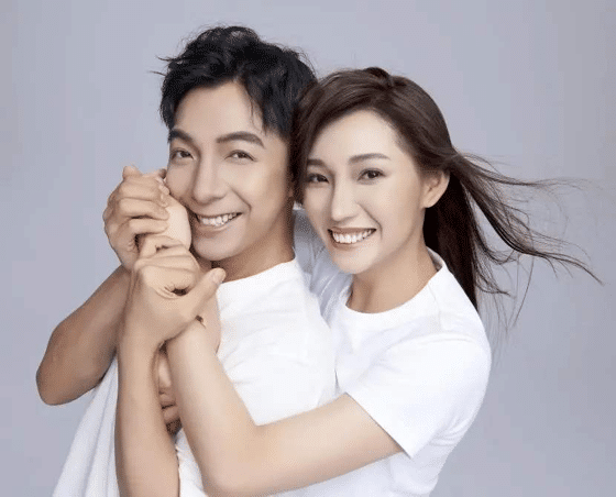 原创两年圈粉比李佳琦还多10小时带货超3亿这对夫妇怎么做到的