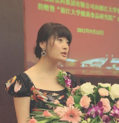 百亿富婆宗馥莉,今38岁没谈过恋爱,父亲公开征婚:男,四肢健全