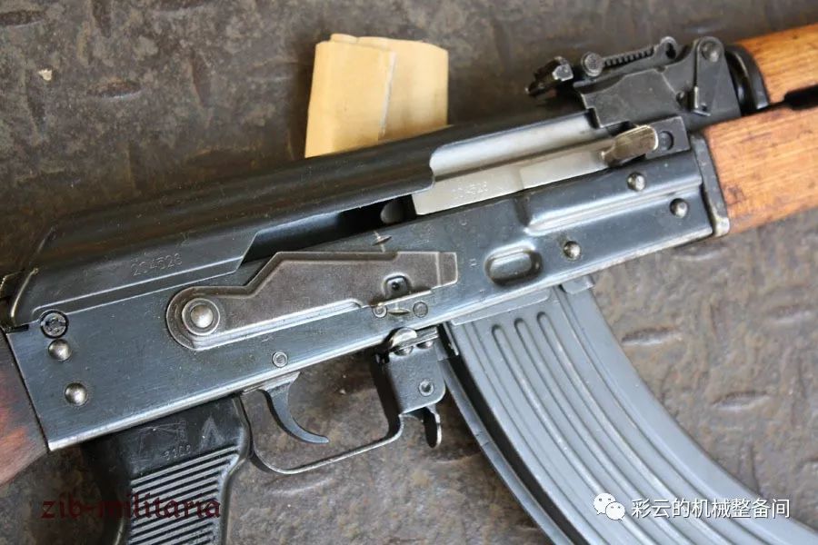 冲压机匣的m70b1,m70ab2机匣特征更近似rpk班用机枪而不是akm突击步枪