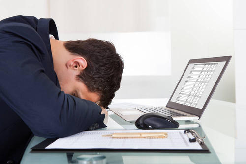 上班犯困睡不醒,别再认为是压力大——当心是发作性睡
