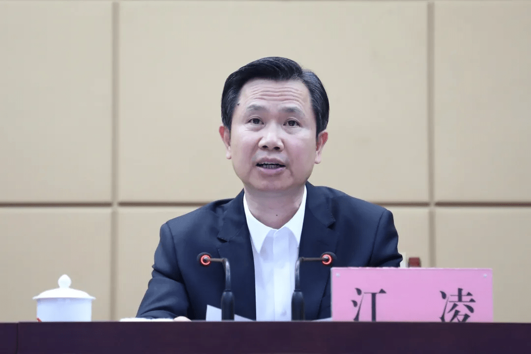 省委常委,宣传部部长,省委教育工作领导小组副组长,省委高校工委书记