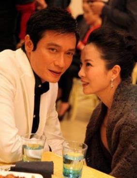 原创他曾3夺视帝,为小12岁女星抛弃发妻,今沦为十八线网红带货