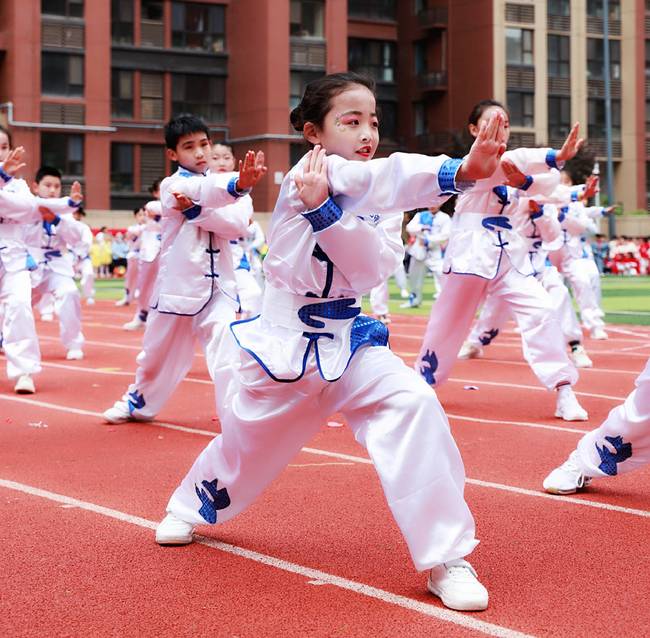 西安交大阳光海蓝城小学第三届运动会开幕