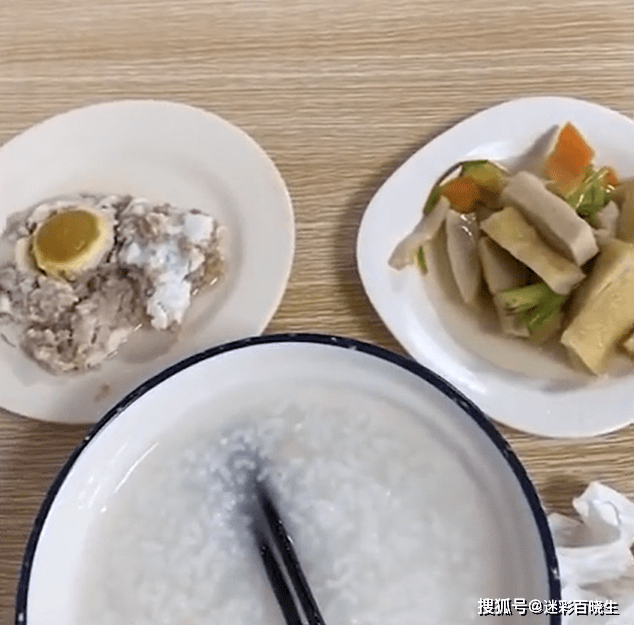 浙江1男子在医院旁吃饭,1碗白粥2碟小菜,被收取40元