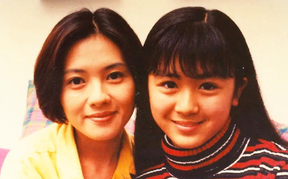 原创38岁唐宁近照保养得宜,演22岁大学生不违和,外形神似小花袁冰妍