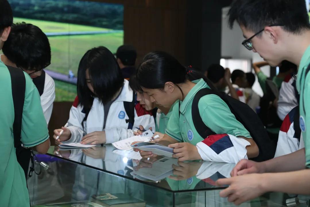 广州从化中学在艾米稻香小镇开展研学实践