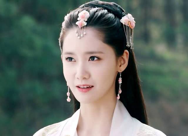 穿中国古装最美的5位女星:林允儿垫底,张娜拉第二,第一太惊艳