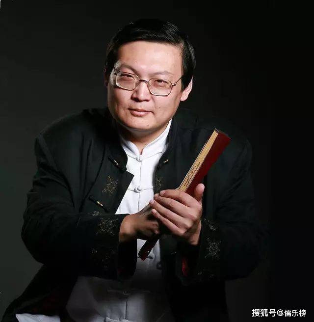 一代名嘴"老梁"身败名裂,到底因为什么原因?