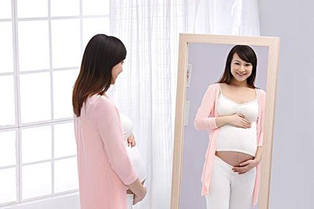 怀孕后准妈妈对自己别太吝啬,4种东西常换常新,对自己和胎儿都有好处