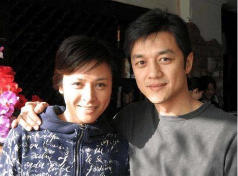 她当年红极一时,巅峰时远嫁老外销声匿迹,如今离婚回国不尽人意