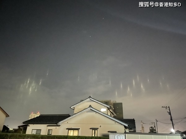 日本惊现神秘光柱耸立夜空