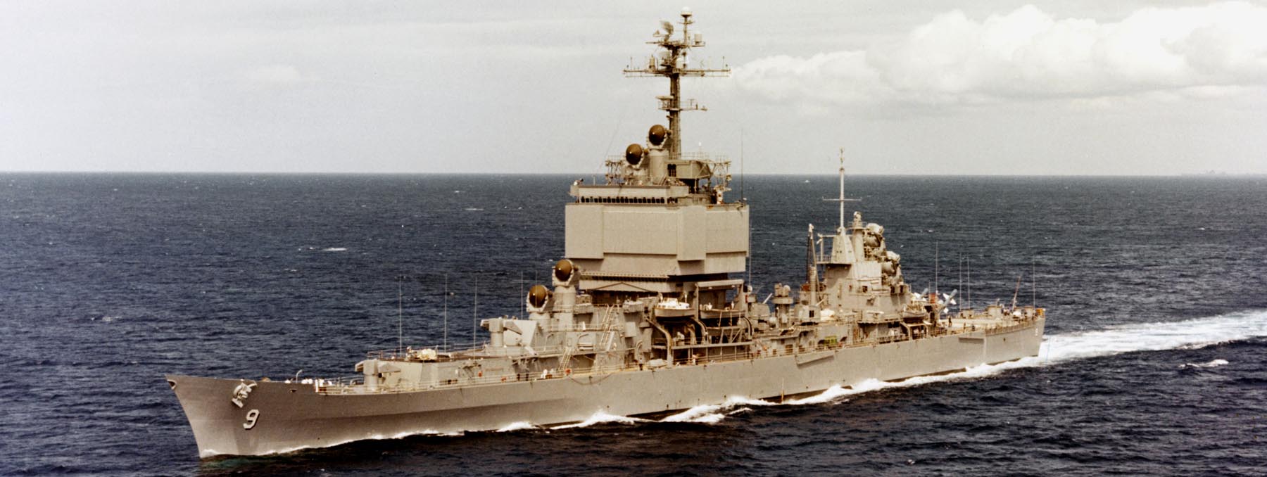 世界上第一艘核动力巡洋舰,美国长滩号虽然核动力巡洋舰这类舰种不是