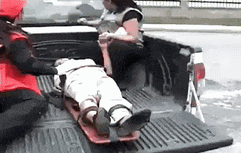 搞笑gif趣图:朋友婚礼上遇到一个漂亮的化妆师,要搭我的顺风车