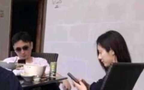 原创王思聪还吃回头草?带4美女夜店嗨玩,清纯前女友也在其中