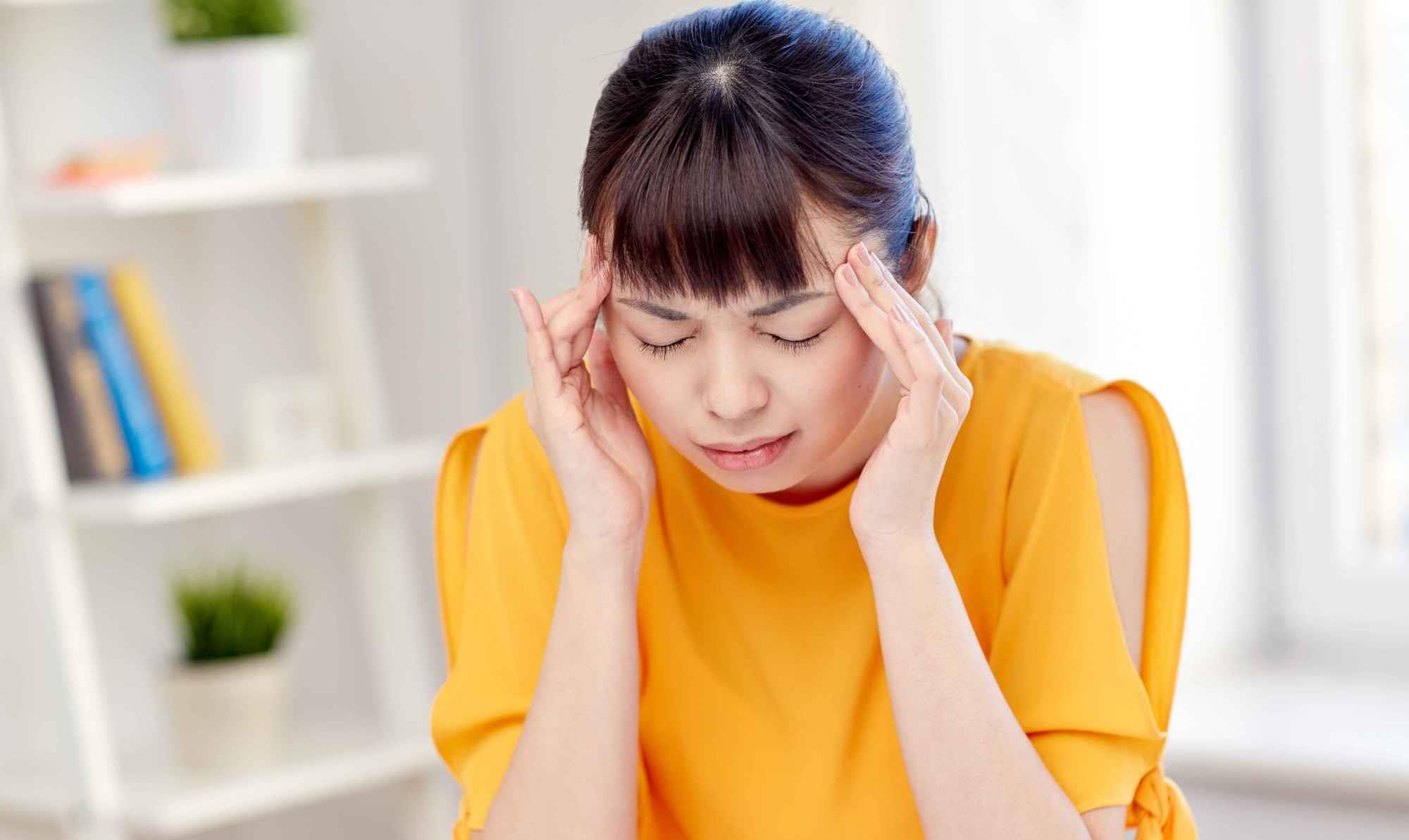 原创女人经常头痛,或不是疾病原因,试试这3方法,远离偏头痛