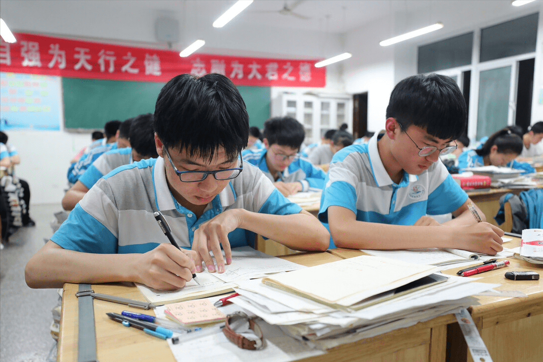 原创中学生晚自习是否将被取消教育部给出答复家长拍手叫好