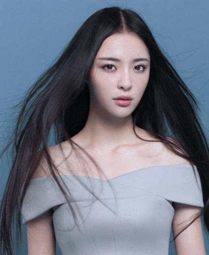 原创有网友晒李莎旻子与隔壁老樊手牵手视频