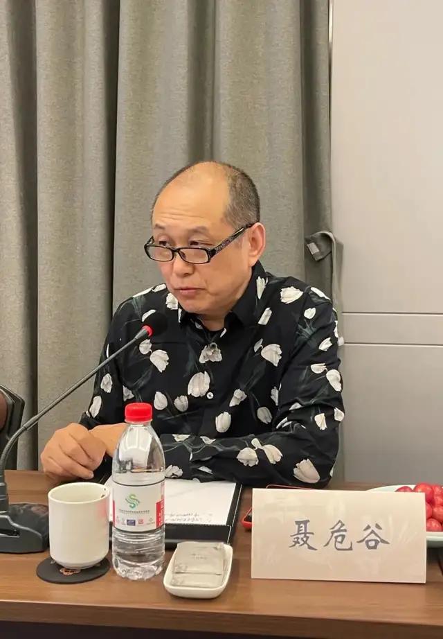 常务理事董雷,王平,刘南平,孟怀良,樊蕾,江苏省中国画学会理事晏明,张