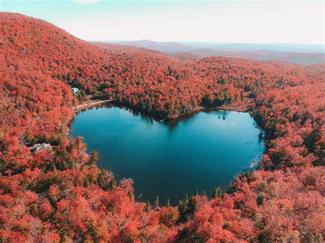 世界上最具浪漫色彩的湖泊- heart lake(心形湖)