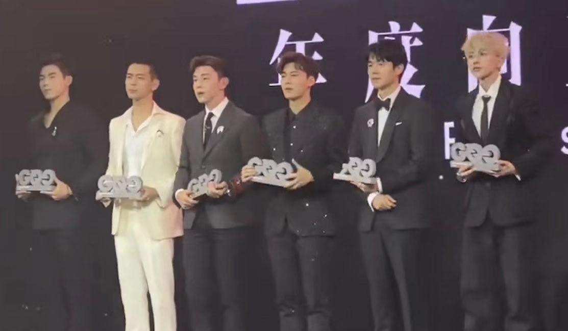 原创当红男星帅气合影,陈飞宇太高,李易峰,邓伦,李现差不多高