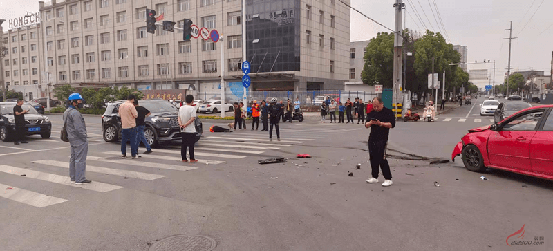 丹阳接连发生多起车祸,现场曝光!