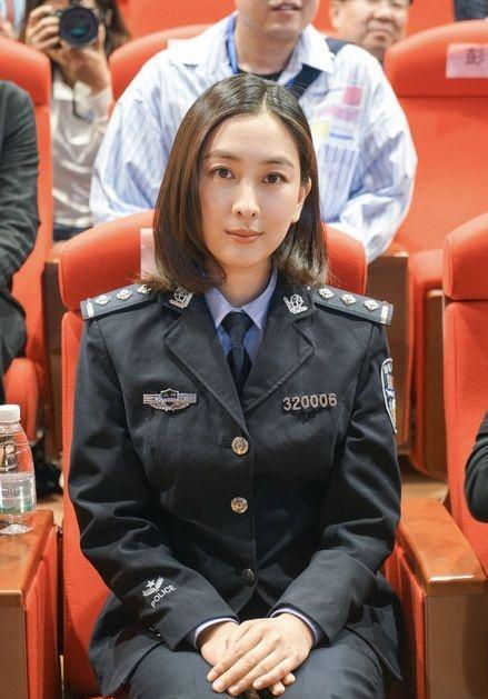 《老虎》马苏首扮演女警察英姿飒爽气宇轩昂 不输《重