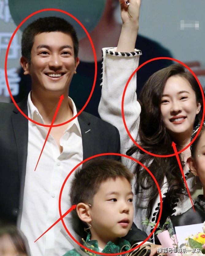原创杜江霍思燕现身儿子演出,7岁嗯哼站c位超抢镜,个子快超爸爸肩膀