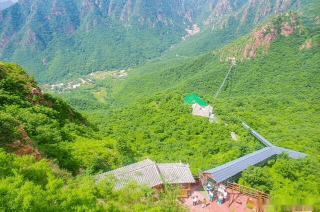 河南郑州新地标!被誉为小九寨沟,玻璃滑道成网红打卡点!