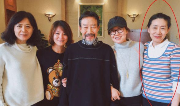 66岁李雪健妻子曝光,竟是大家熟悉的她,儿子长得太像他!