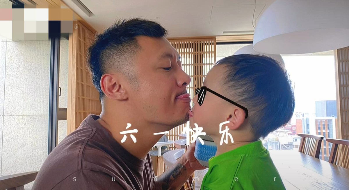 原创余文乐罕晒父子合照3岁儿子正脸超萌诗意名字大有来头