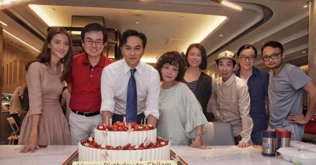 张智霖48岁生日床上直播想养猫 被老婆袁咏仪拒绝