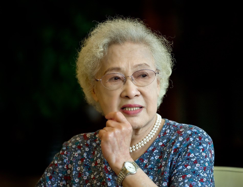 原创"表演艺术家"秦怡,曾是上世纪50年代的女星,如今98岁容貌依旧