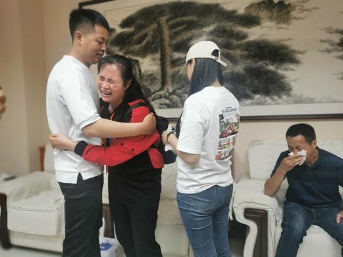 29年,终于等到一张迟到的全家福