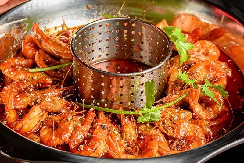 飘香鲍鸡煲,现切牛肉,鲜香虾锅…友友们快