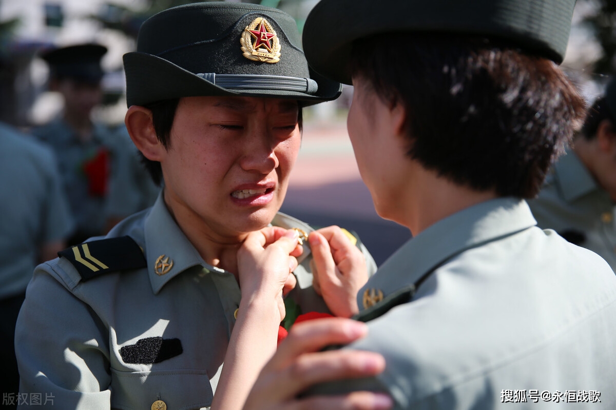 军人退伍后,很多战友之间很少联系,其中的原因令人唏嘘不已