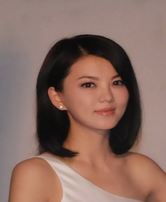 终于瘦了! 李湘运动照素颜少女,还是当年的女神!