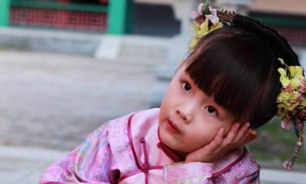 甄嬛传:为何端妃放着没人养育的四阿哥不要,费尽心机收养温宜_华妃