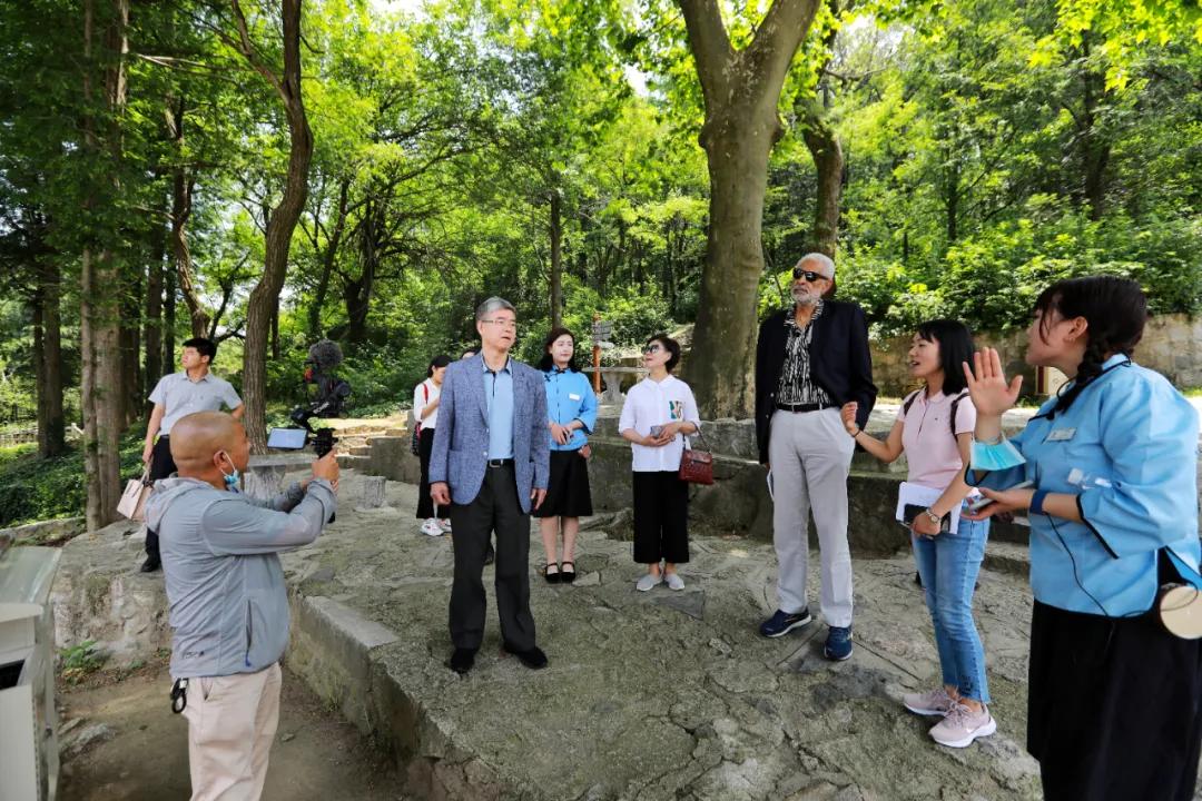 "发现丝路最美茶乡"活动赴鸡公山景区参观考察圆满成功