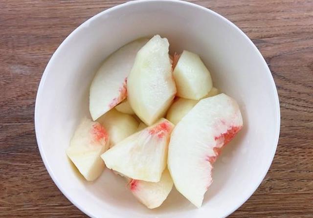 桃子被誉为"天下第一果",还有"肺之果"之称,此3种吃法