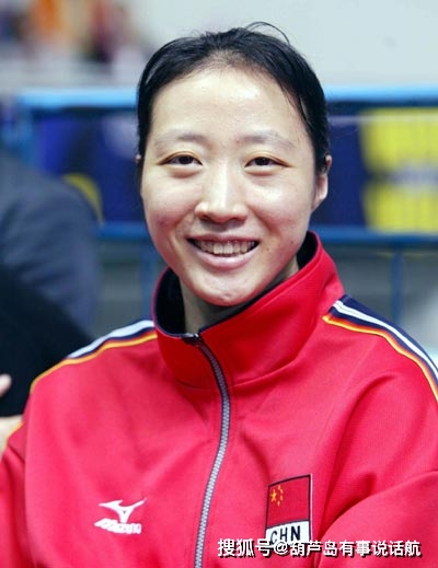 在1981年中国女排第一次拿世界冠军的时候,那时候的梁艳还只是一位20